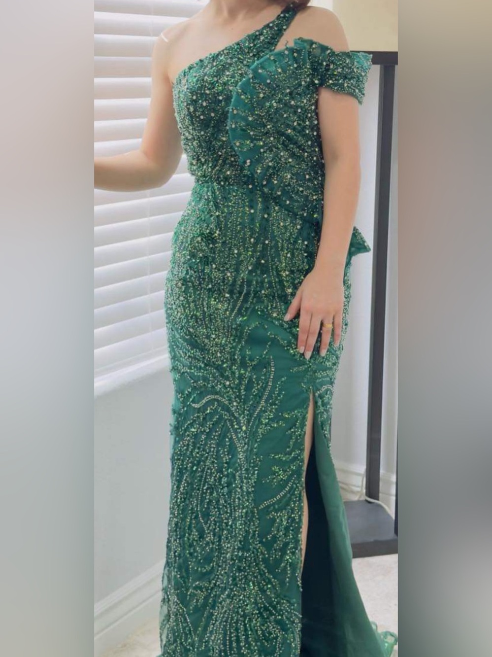 One-Shoulder Emerald Beaded Prom Dress